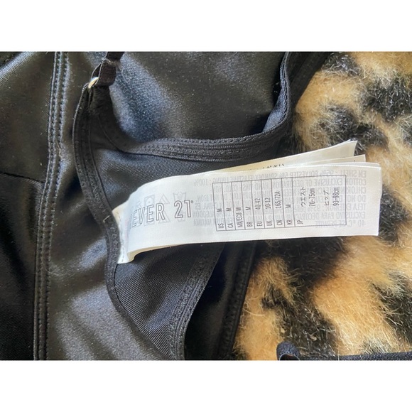 NEW! RARE! Forever 21 Black Satin with Rose Rosettes Bralette and Underwear Set - Picture 5 of 9